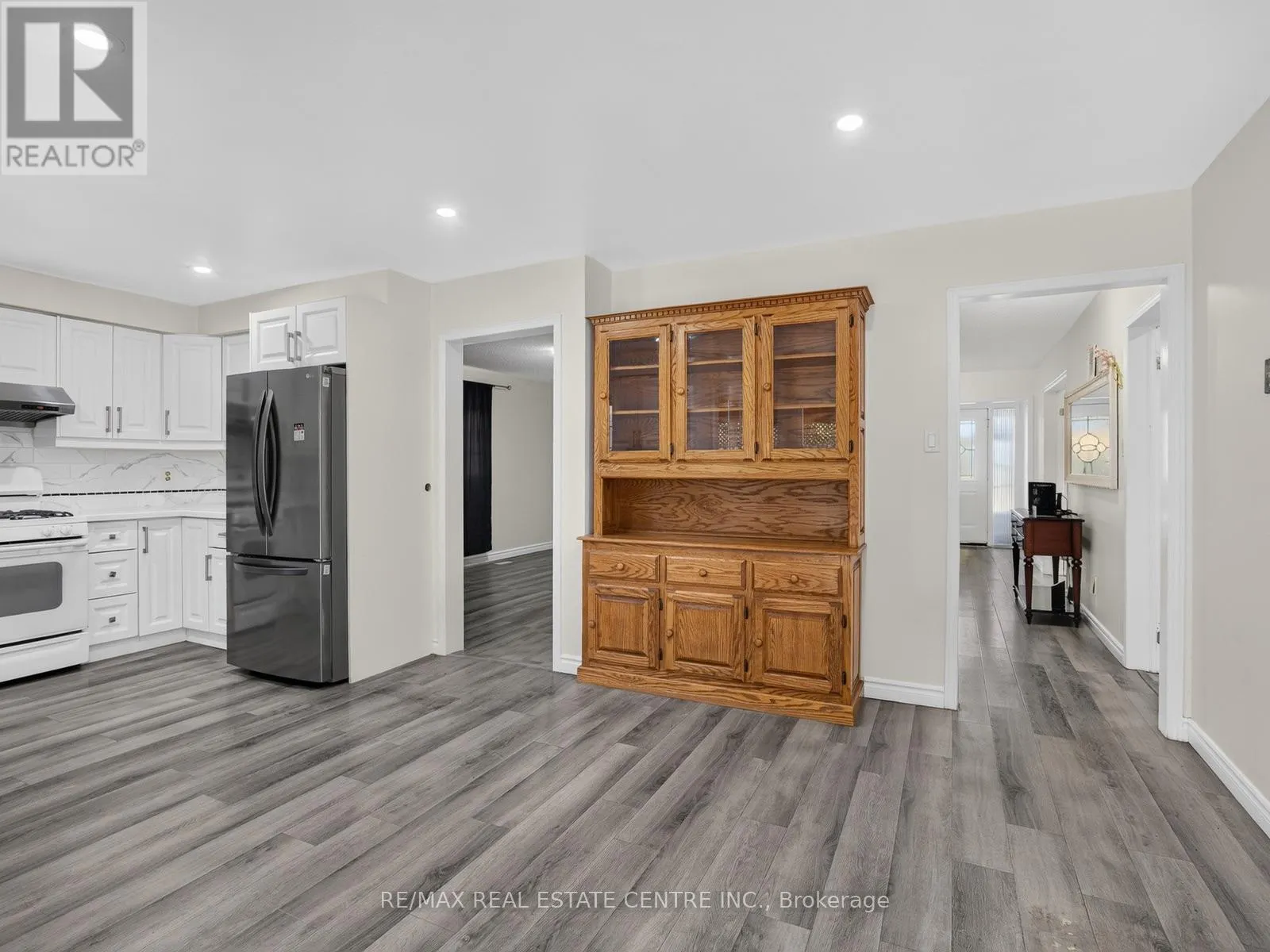 15 HEDGEROW AVENUE