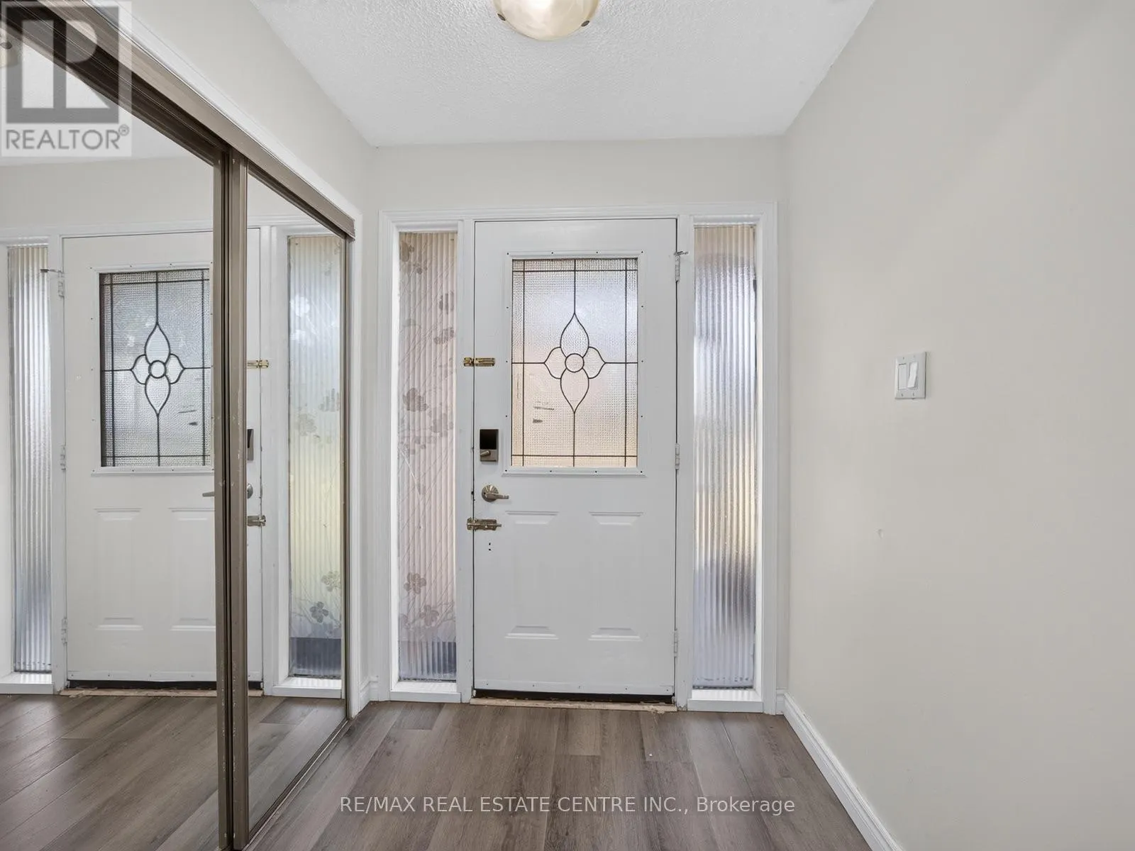 15 HEDGEROW AVENUE