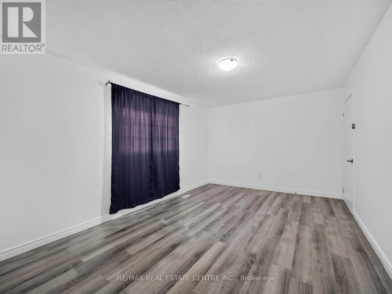 15 HEDGEROW AVENUE