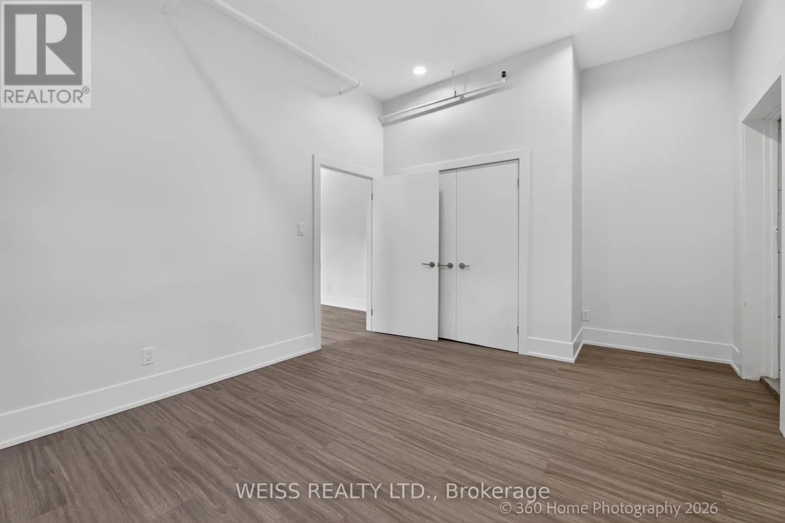2 - 897 LANSDOWNE AVENUE