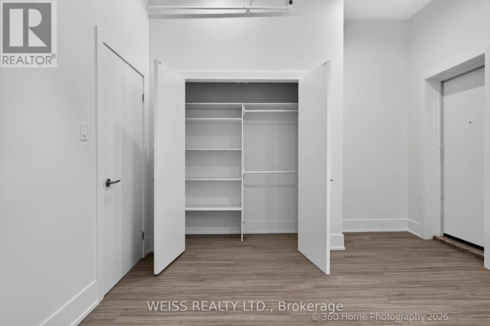 2 - 897 LANSDOWNE AVENUE