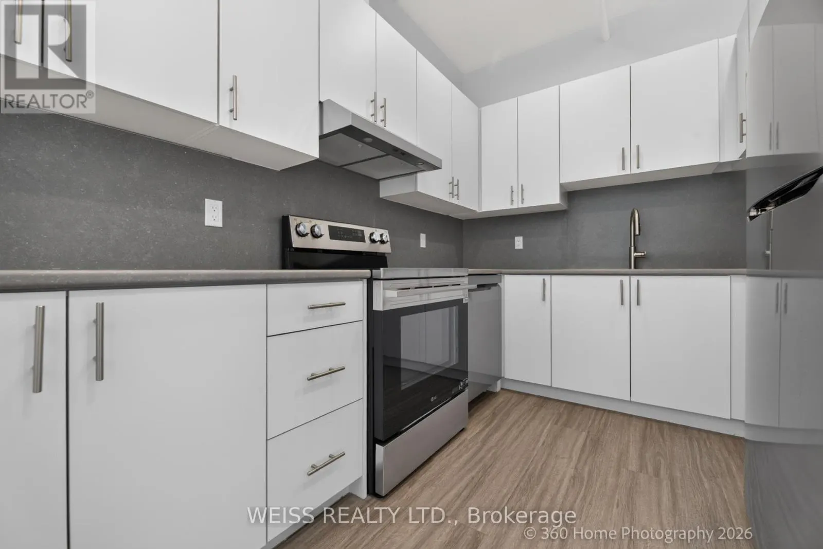 2 - 897 LANSDOWNE AVENUE