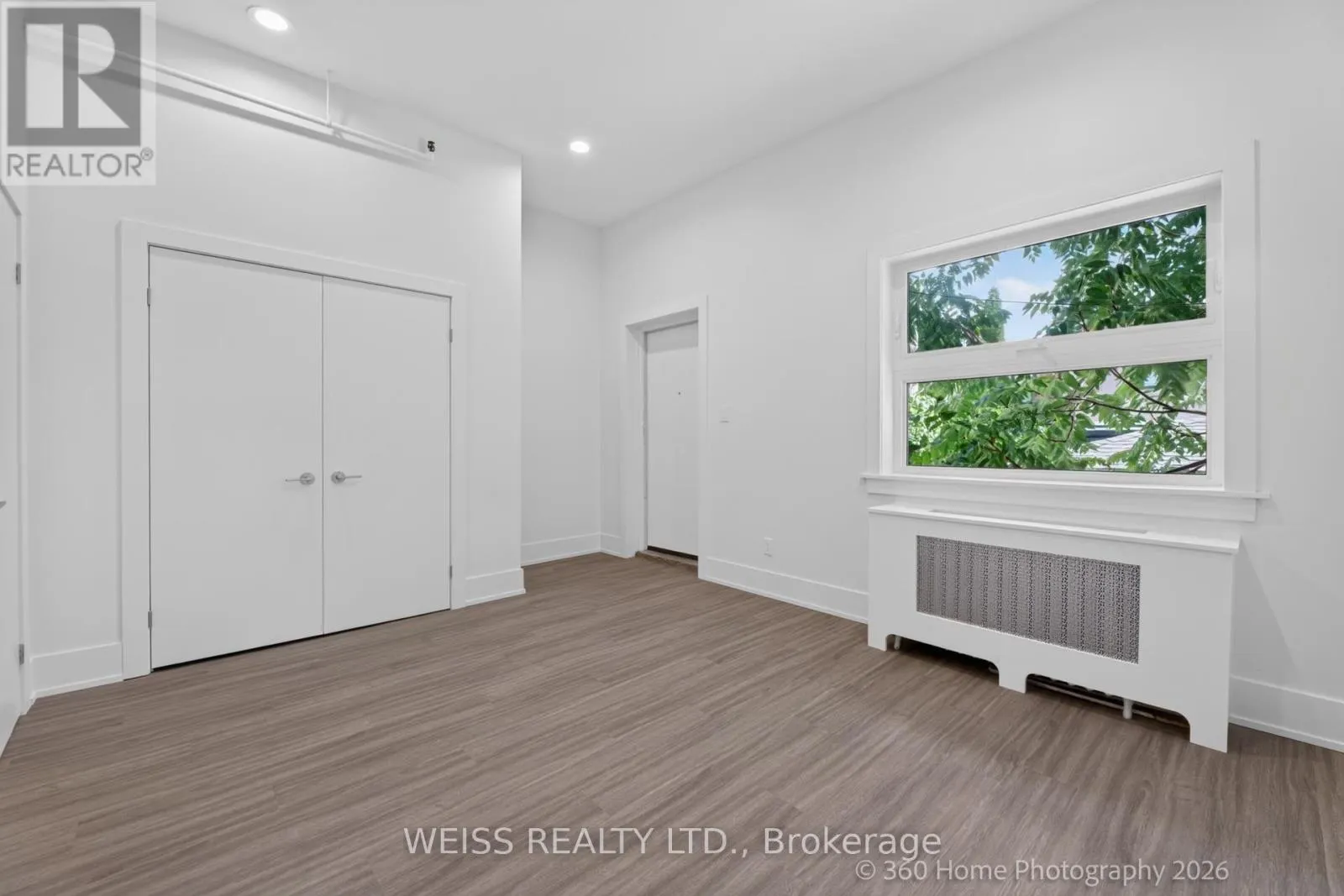 2 - 897 LANSDOWNE AVENUE