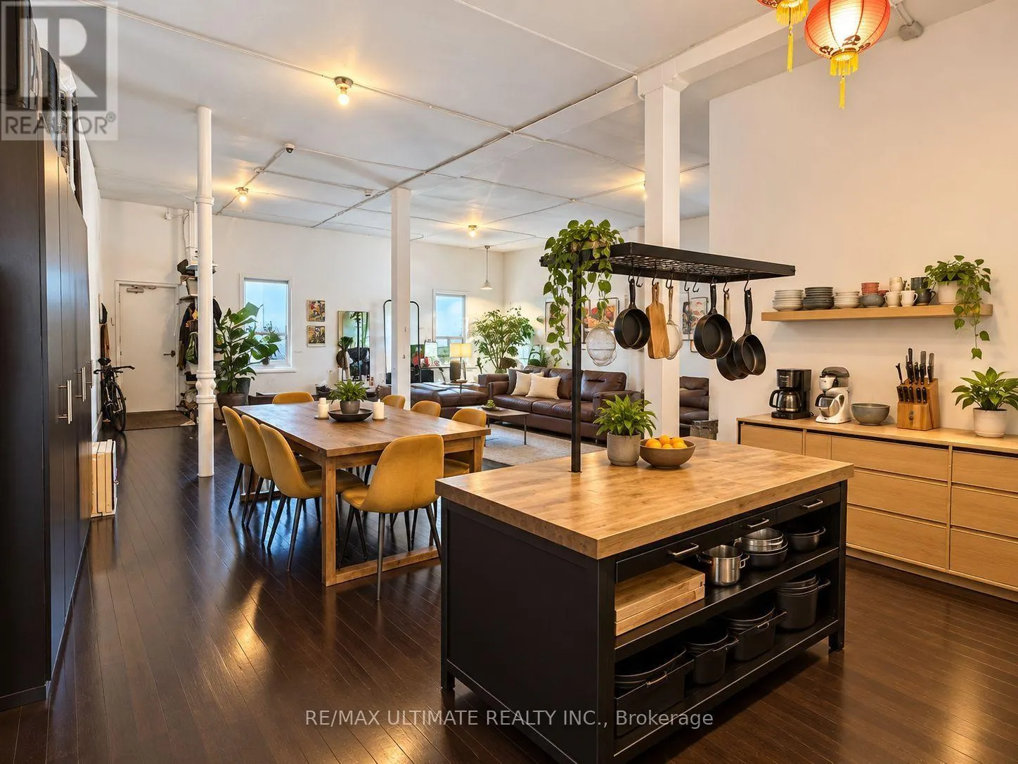 2ND FLR - 1720 QUEEN STREET W