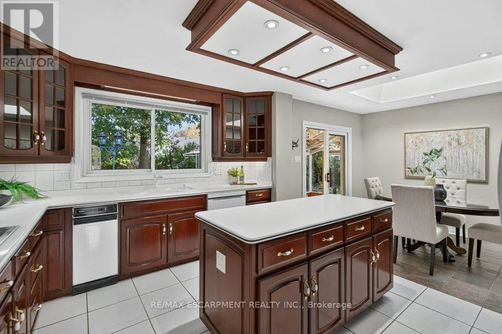 600 HOLLY HILL CRESCENT