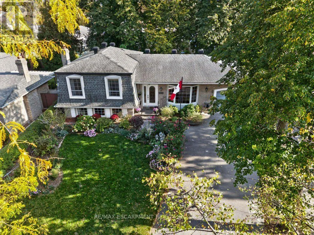 600 HOLLY HILL CRESCENT