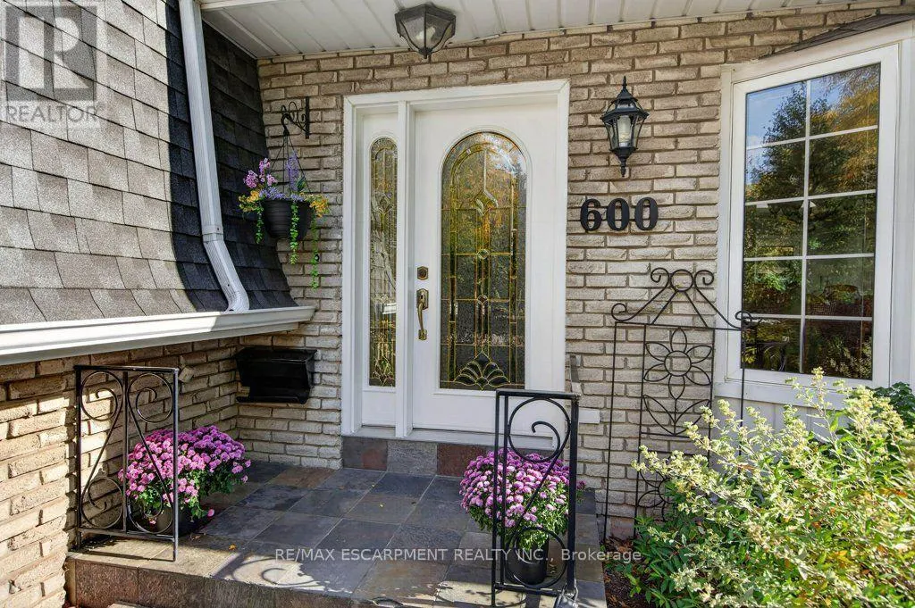 600 HOLLY HILL CRESCENT