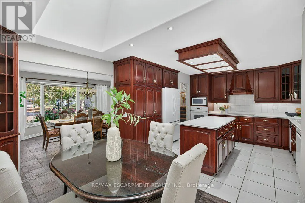 600 HOLLY HILL CRESCENT
