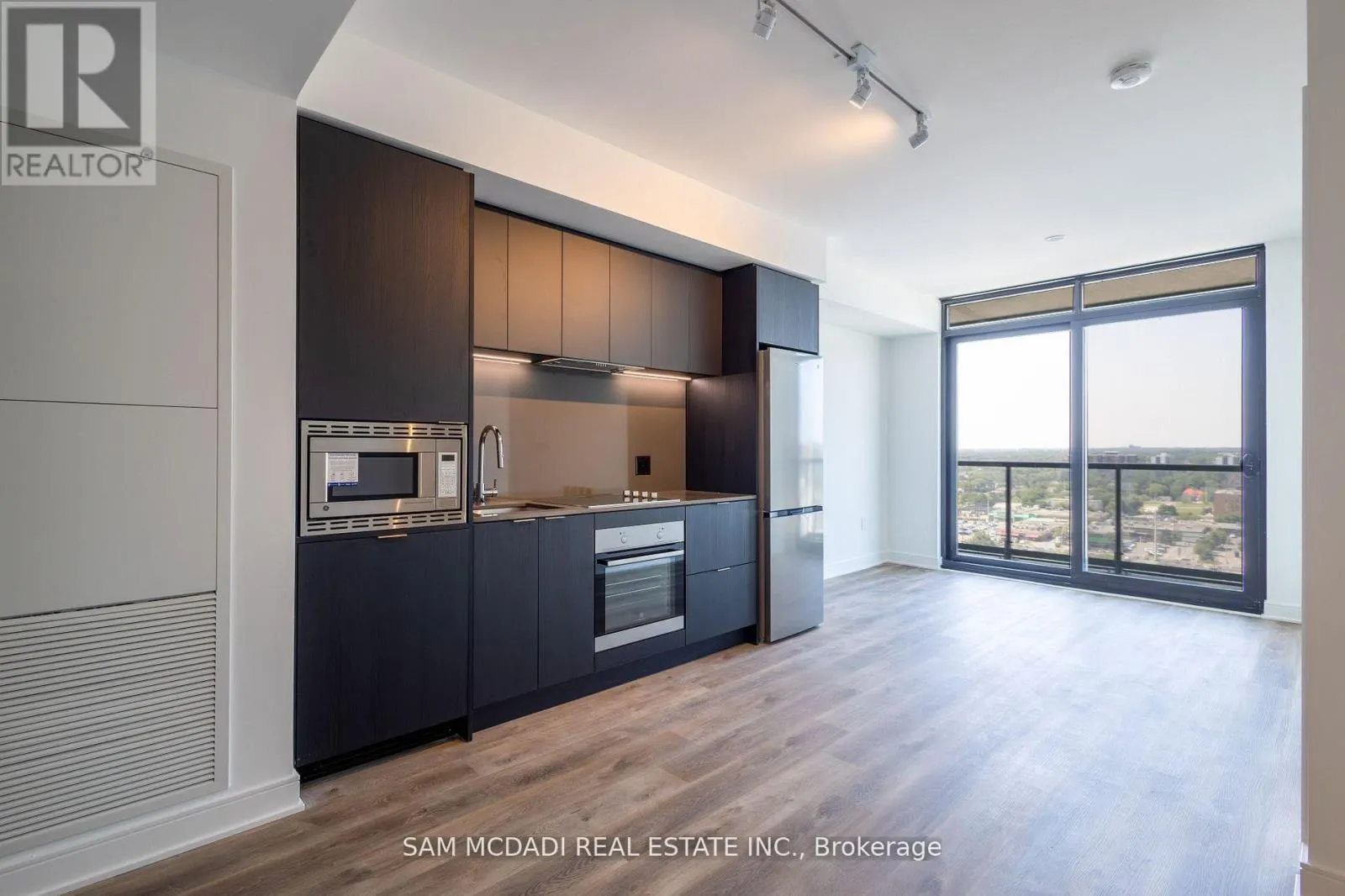 1517 - 86 DUNDAS STREET E