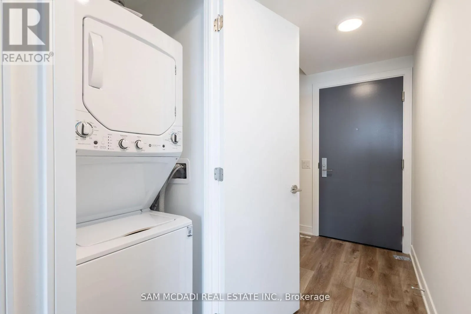 1517 - 86 DUNDAS STREET E