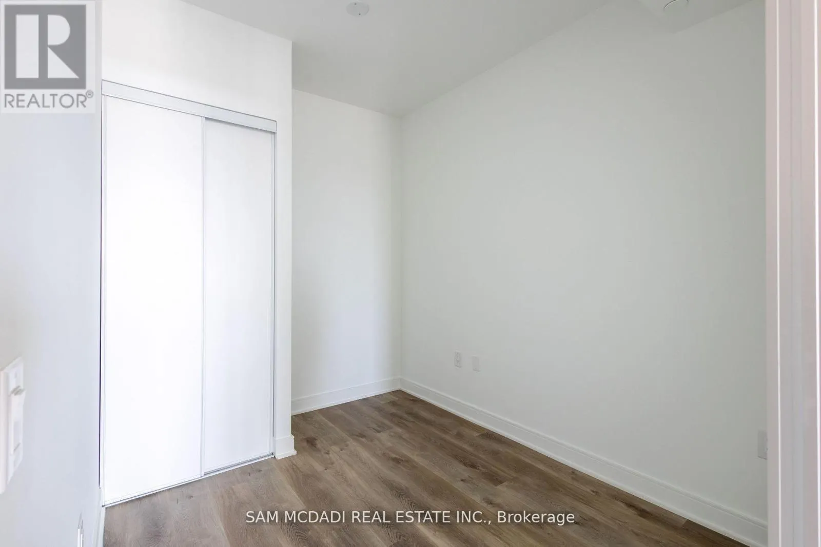 1517 - 86 DUNDAS STREET E