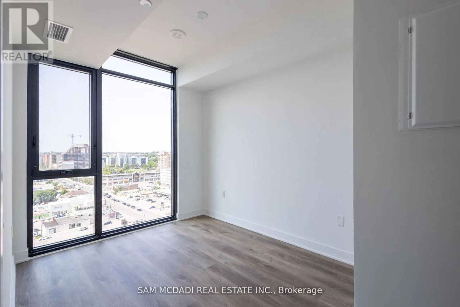 1517 - 86 DUNDAS STREET E