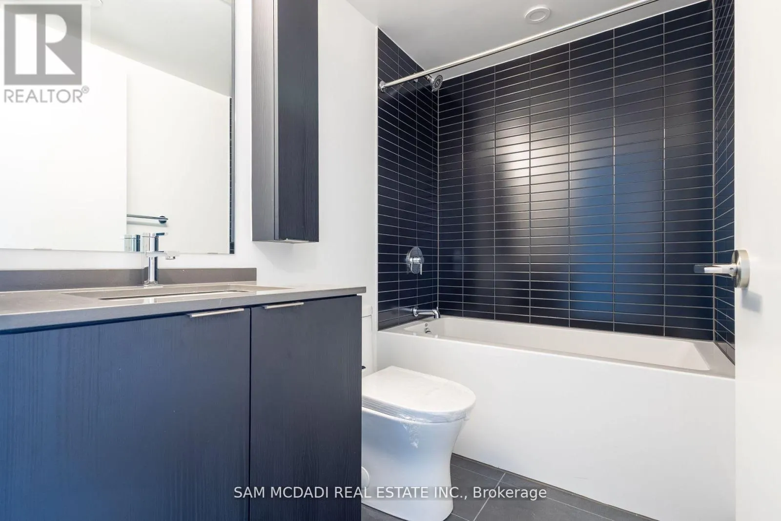 1517 - 86 DUNDAS STREET E