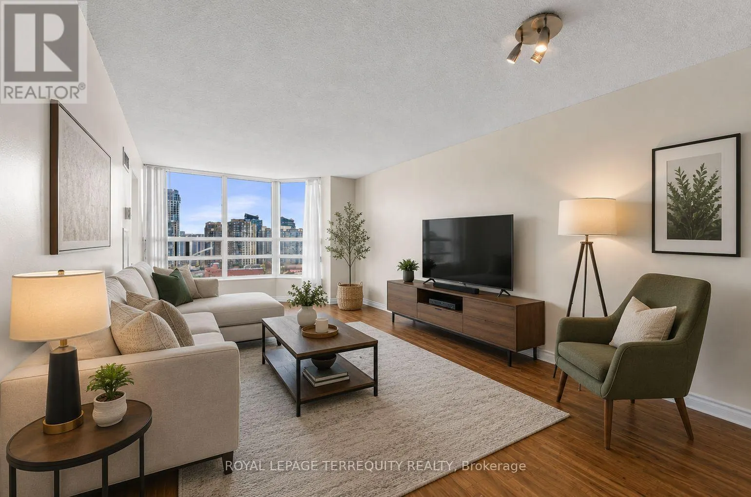 1512 - 250 WEBB DRIVE