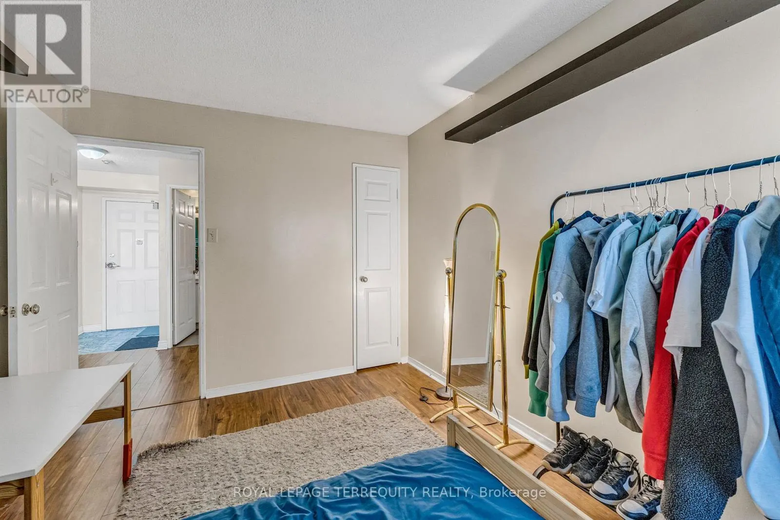 1512 - 250 WEBB DRIVE
