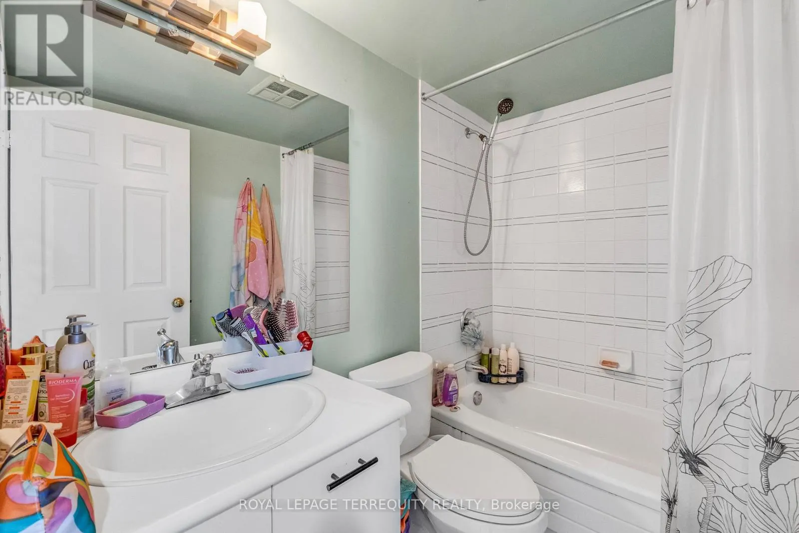 1512 - 250 WEBB DRIVE