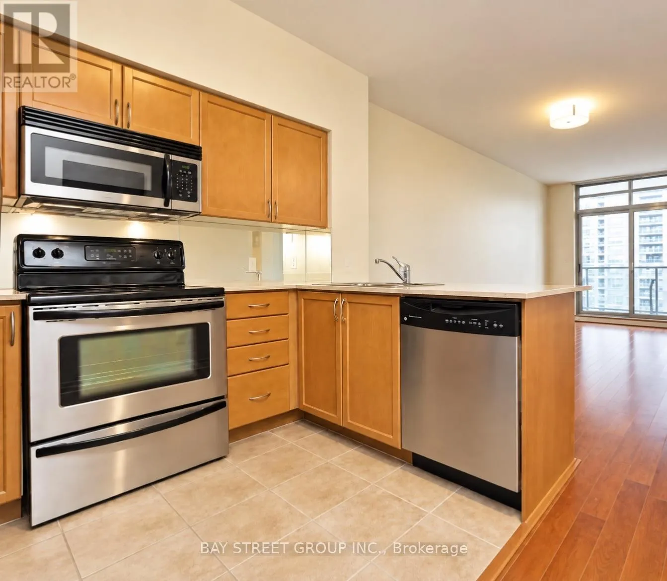 907 - 388 PRINCE OF WALES DRIVE