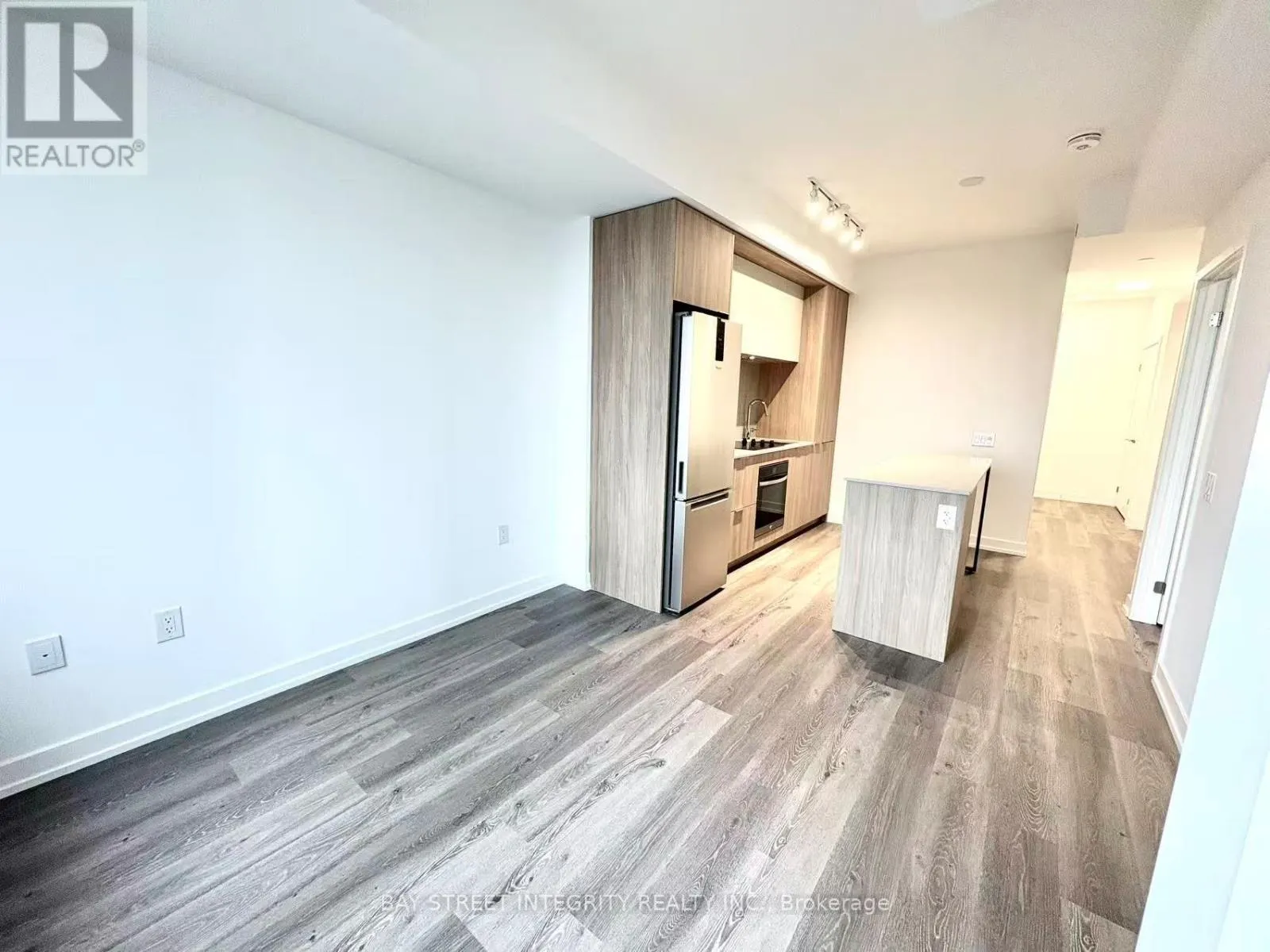2302 - 395 SQUARE ONE DRIVE
