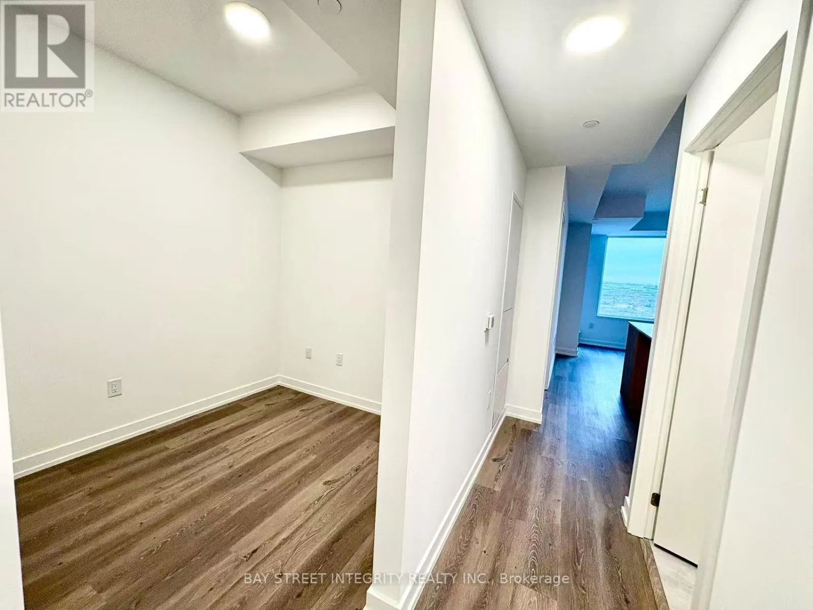 2302 - 395 SQUARE ONE DRIVE