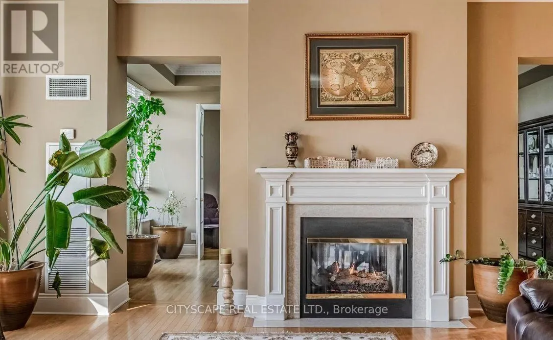 1421 - 25 KINGSBRIDGE GARDEN CIRCLE