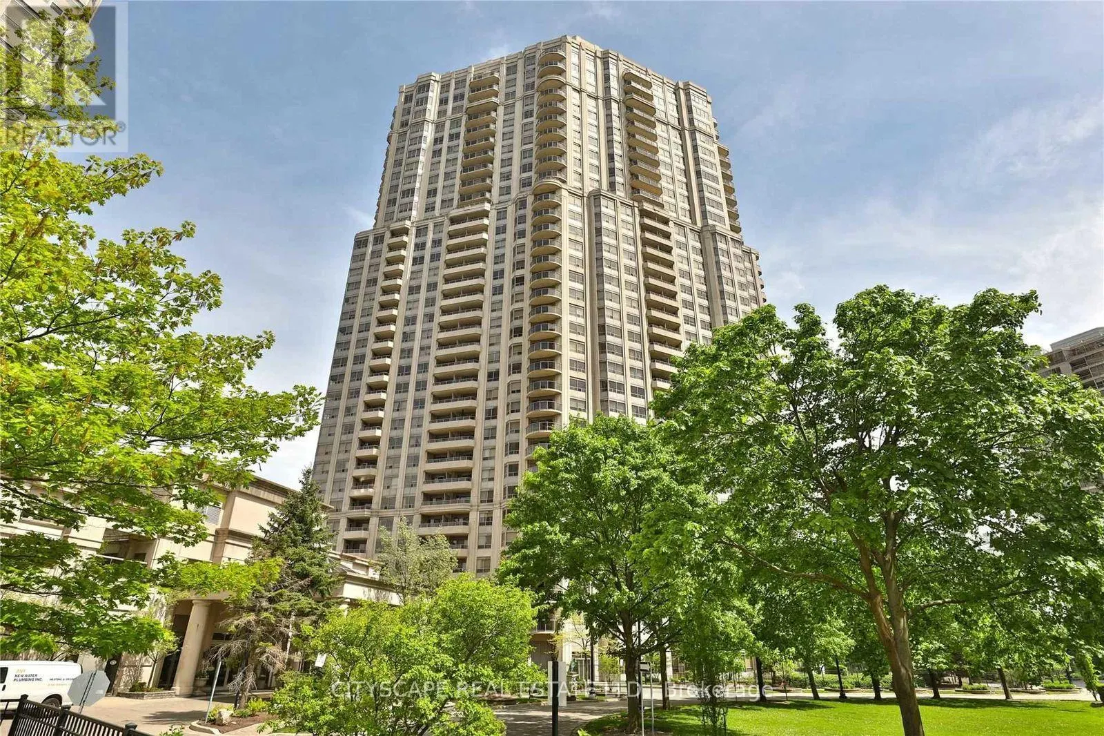 1421 - 25 KINGSBRIDGE GARDEN CIRCLE