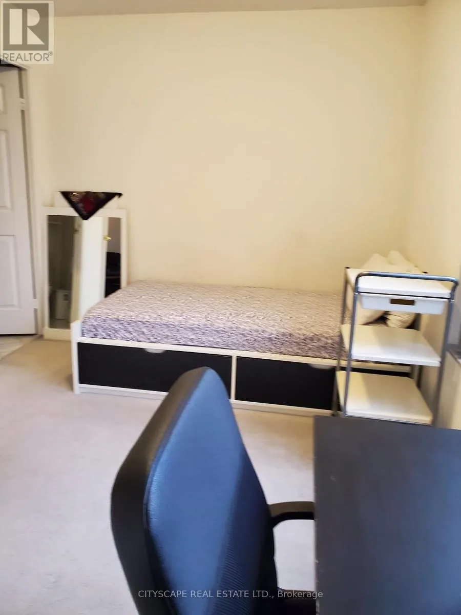 1421 - 25 KINGSBRIDGE GARDEN CIRCLE