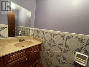UPPER LEVEL - 13820 DIXIE ROAD W