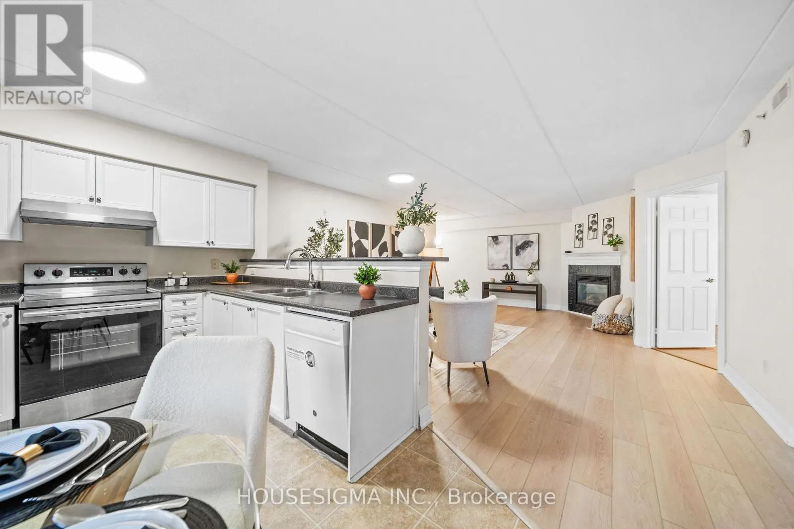 112 - 1471 MAPLE AVENUE