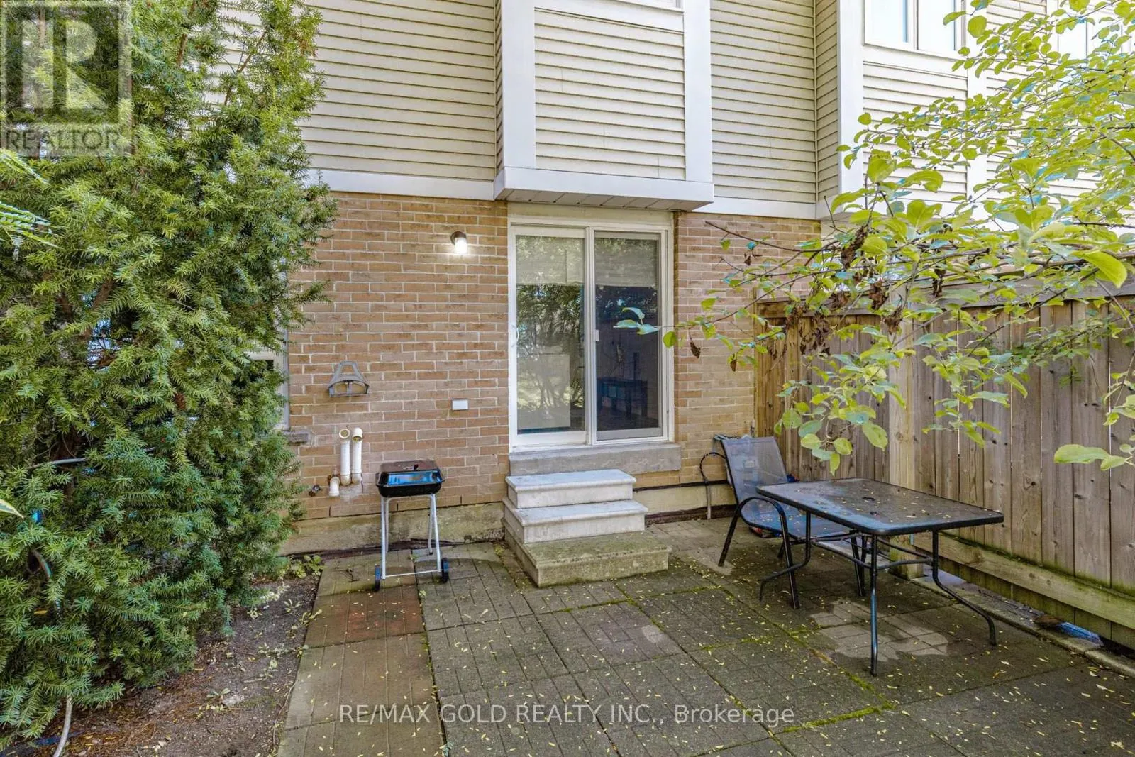 83 WICKSTEAD COURT