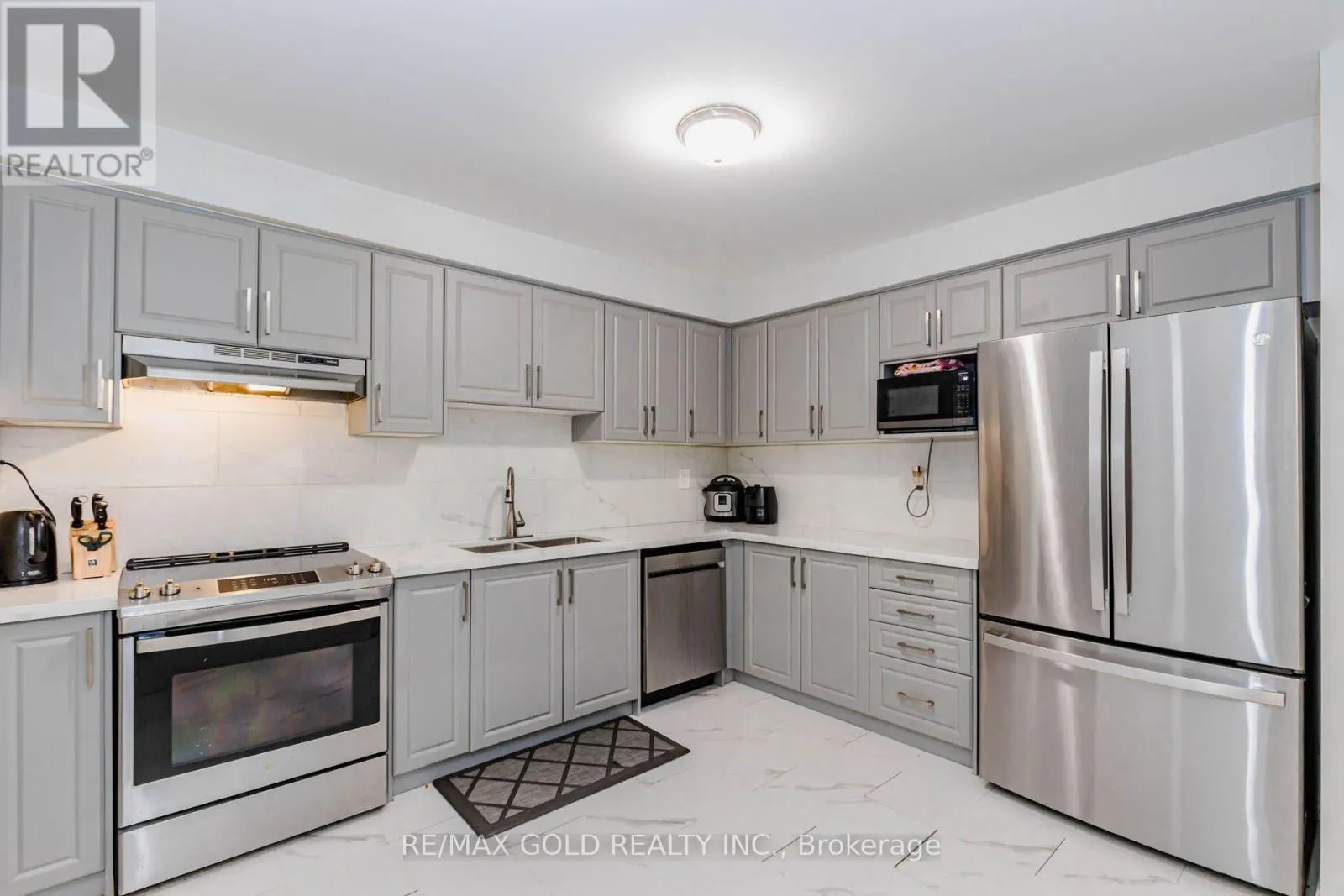 83 WICKSTEAD COURT