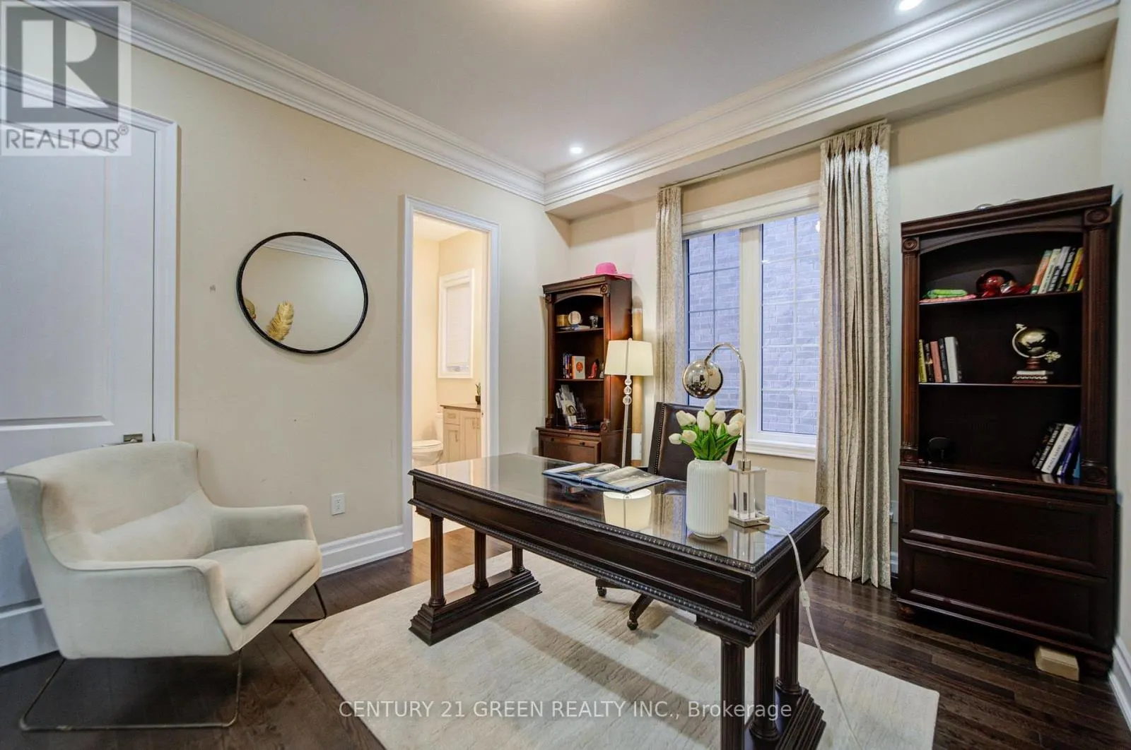 6 HACKWOOD HEIGHTS