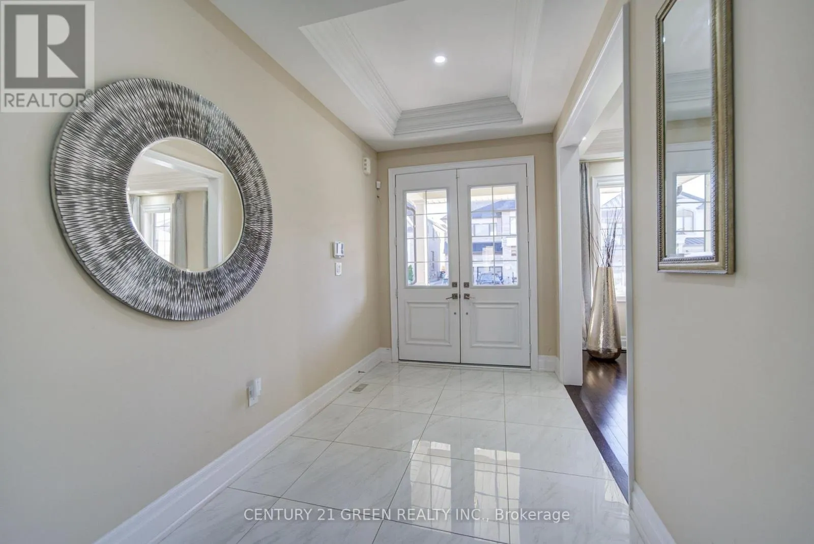 6 HACKWOOD HEIGHTS