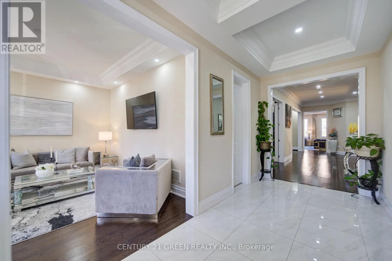 6 HACKWOOD HEIGHTS