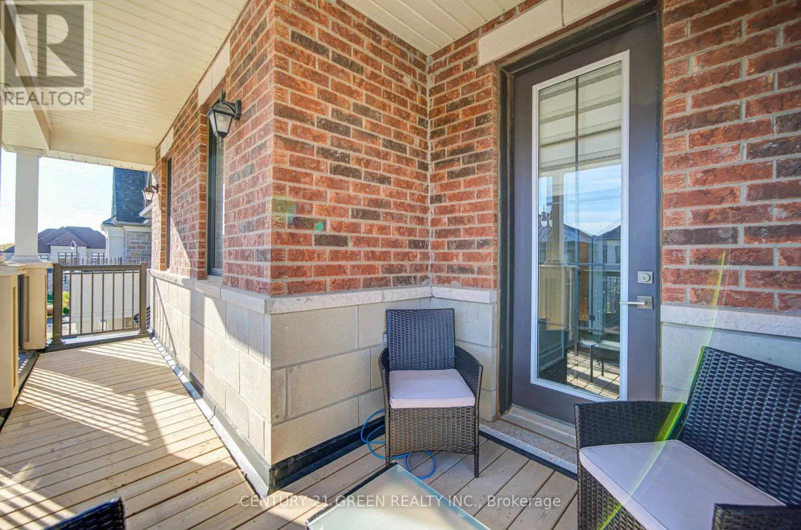 6 HACKWOOD HEIGHTS