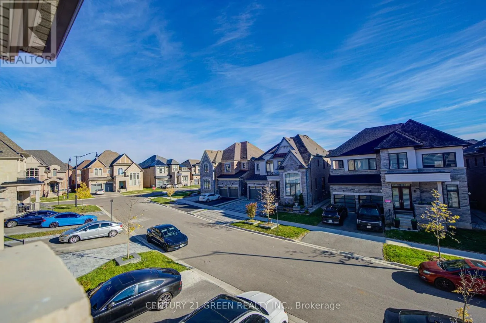 6 HACKWOOD HEIGHTS