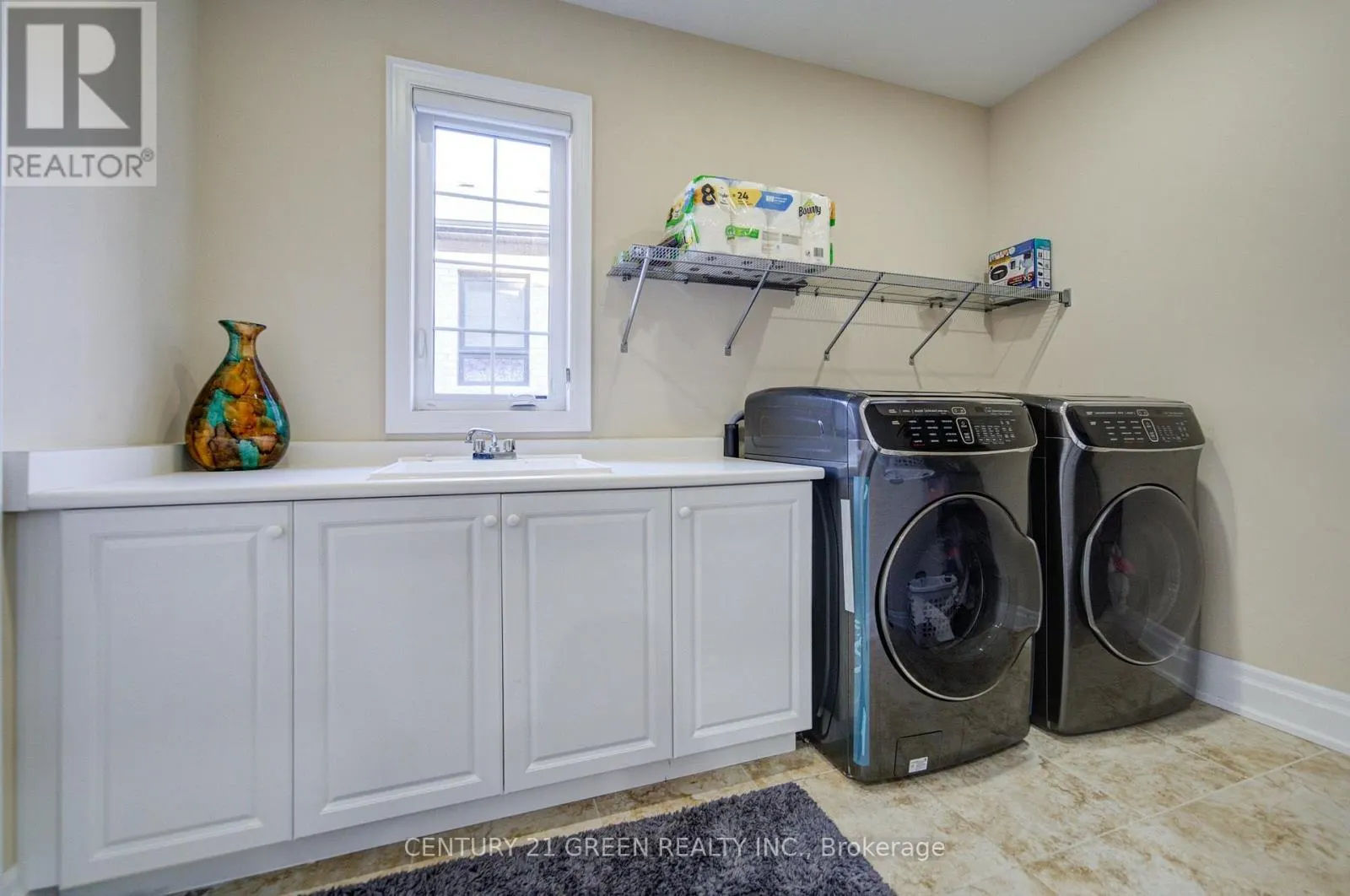 6 HACKWOOD HEIGHTS