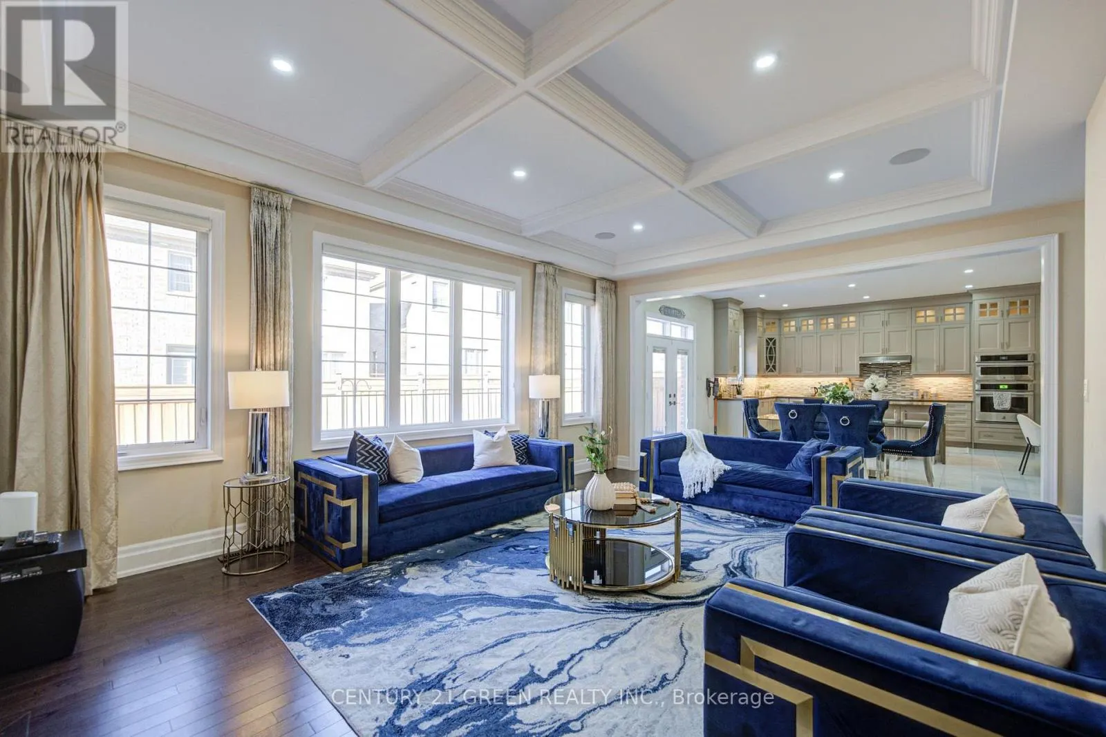 6 HACKWOOD HEIGHTS