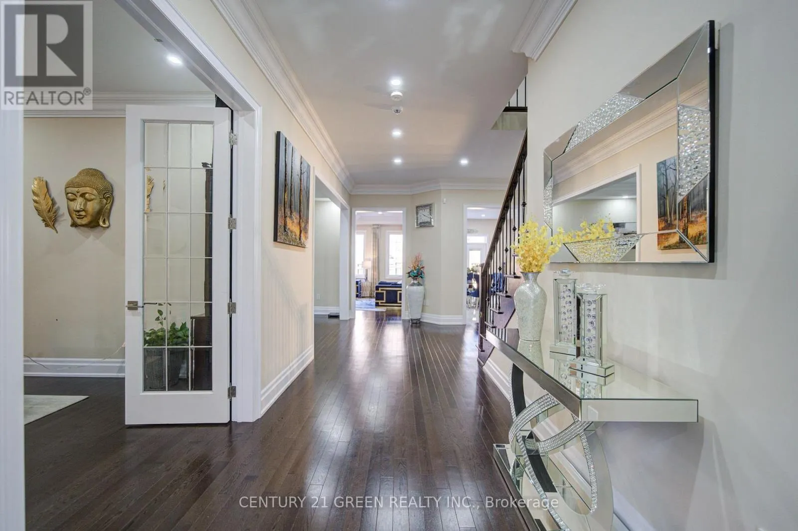6 HACKWOOD HEIGHTS