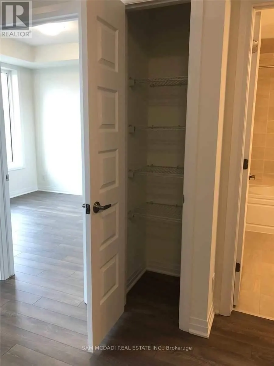 122 - 1105 LEGER WAY