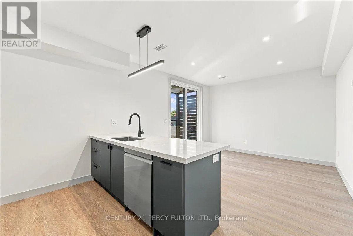 2 - 113 HATHERLEY ROAD