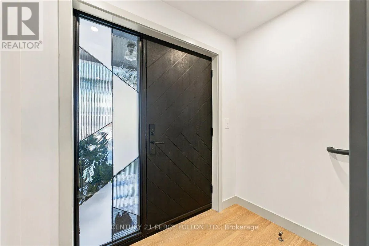 2 - 113 HATHERLEY ROAD