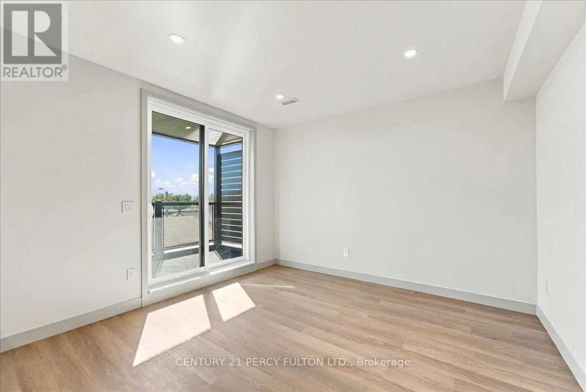 2 - 113 HATHERLEY ROAD