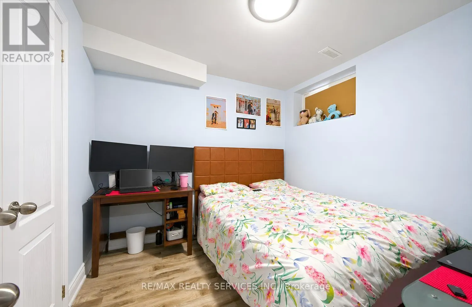 5 NIMROD CRESCENT W
