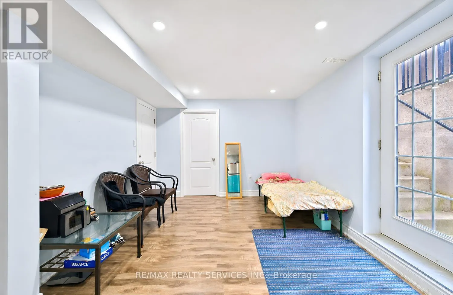 5 NIMROD CRESCENT W