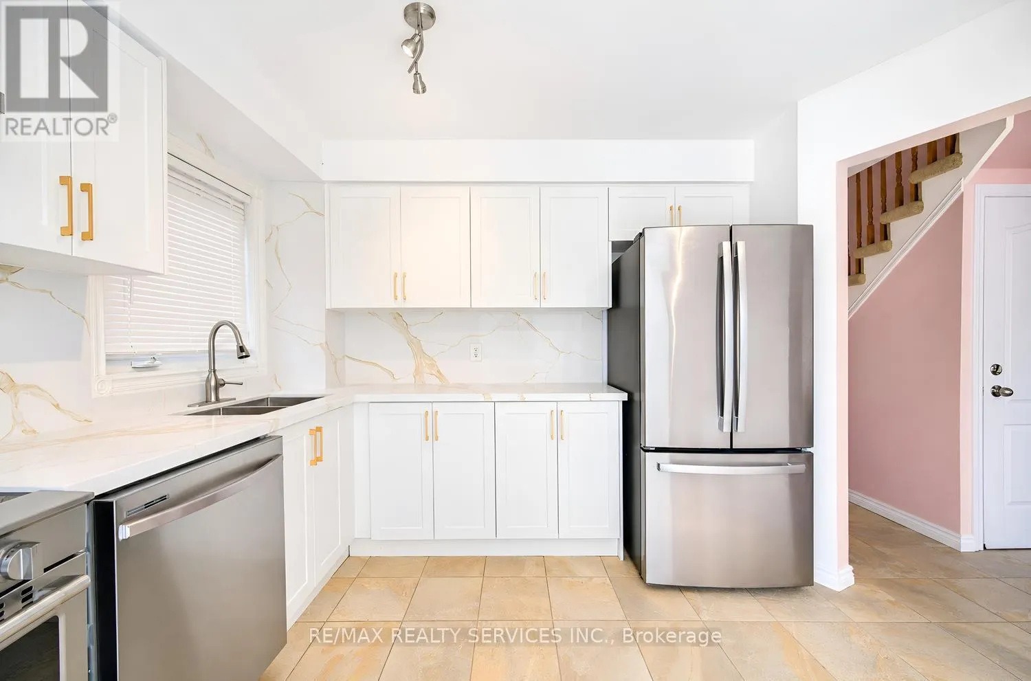 5 NIMROD CRESCENT W