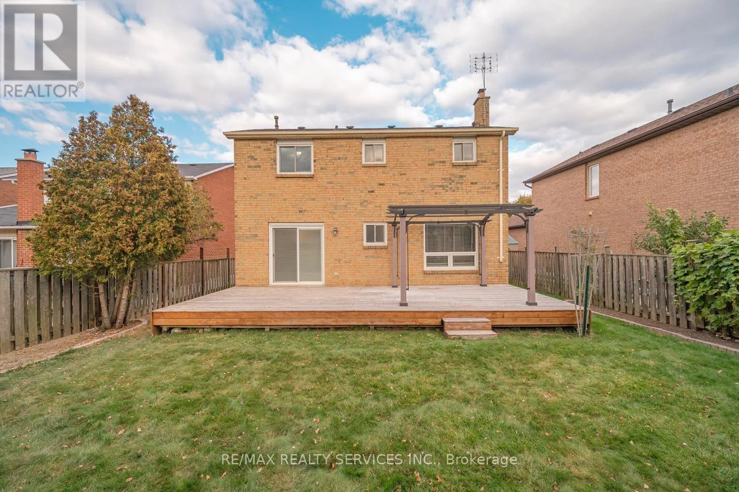 5 NIMROD CRESCENT W