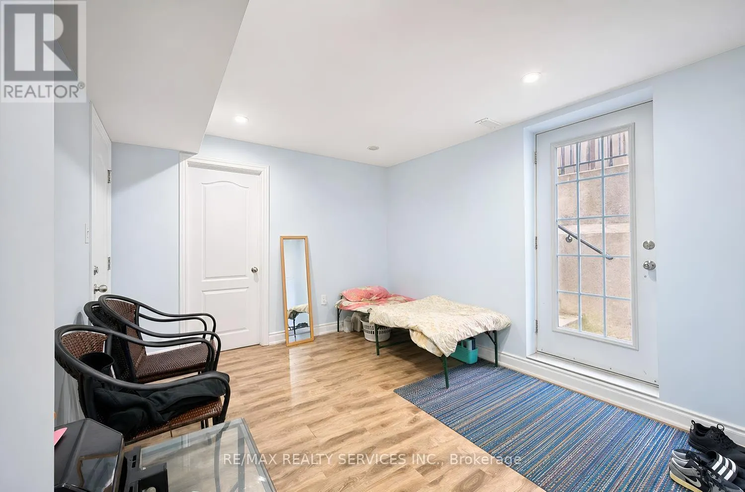 5 NIMROD CRESCENT W