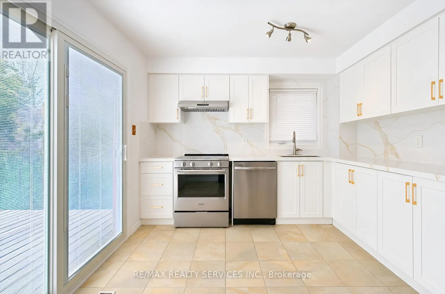 5 NIMROD CRESCENT W