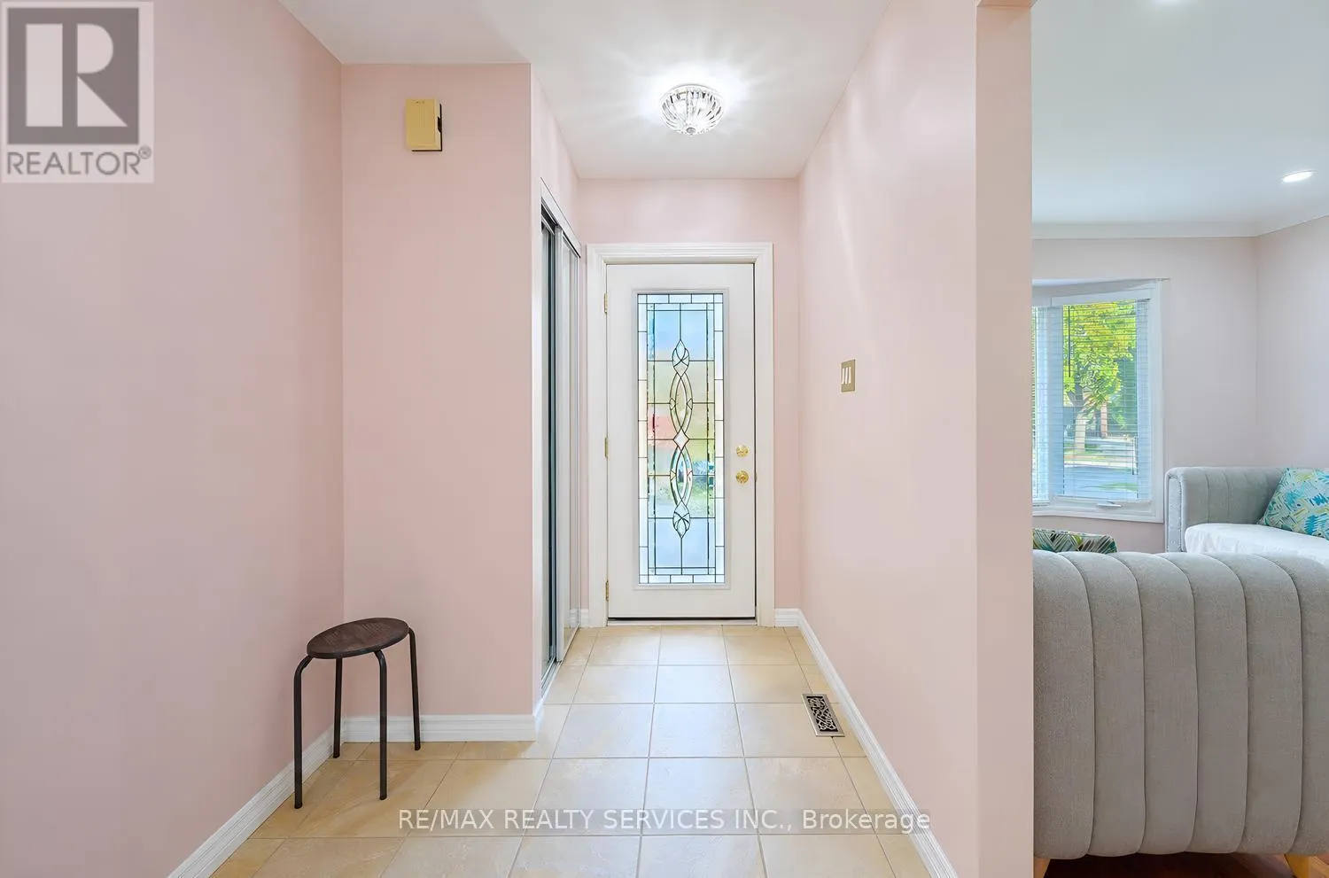 5 NIMROD CRESCENT W