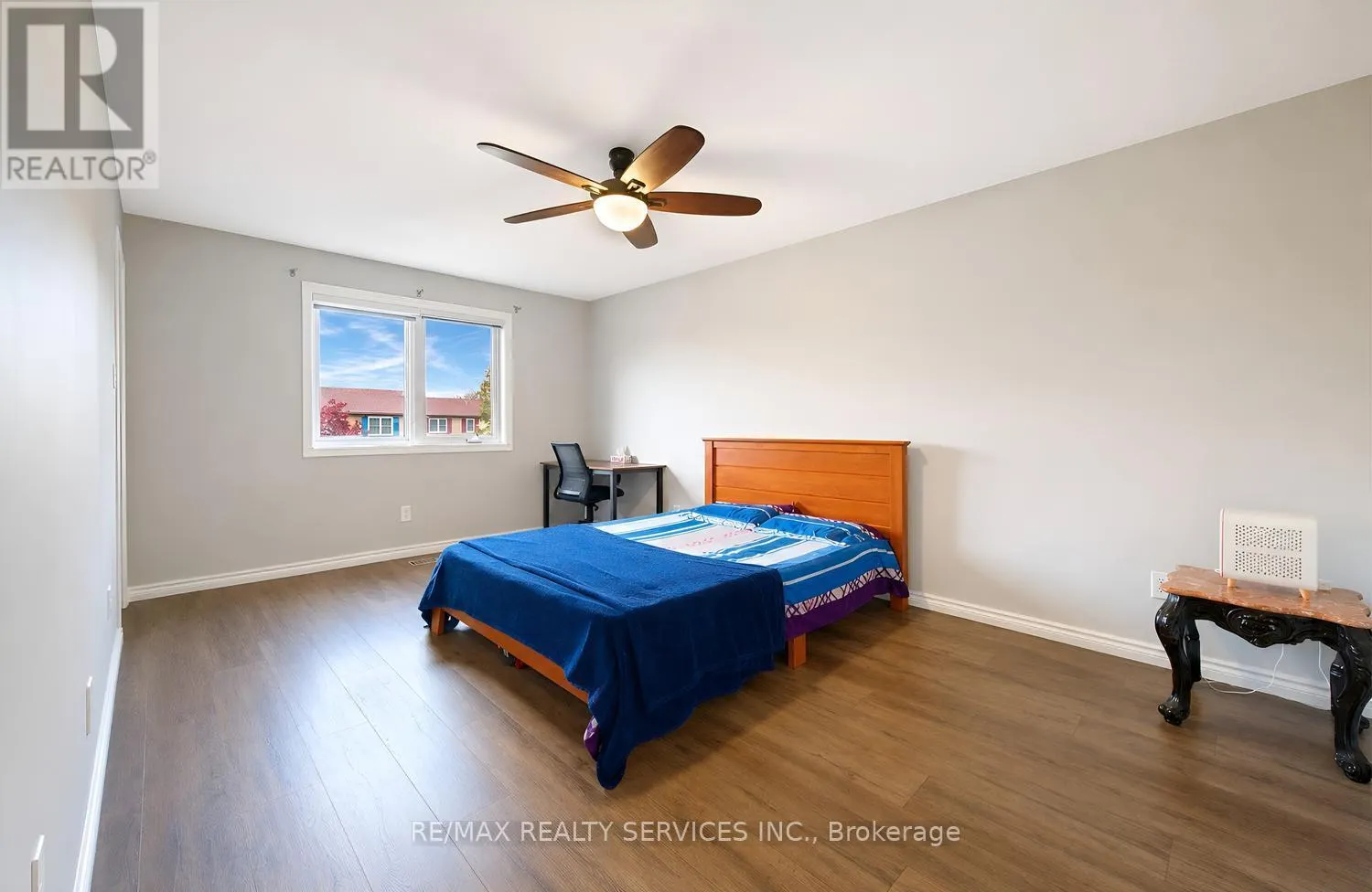 5 NIMROD CRESCENT W